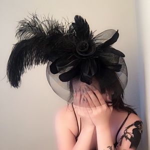 Fancy fascinator hat